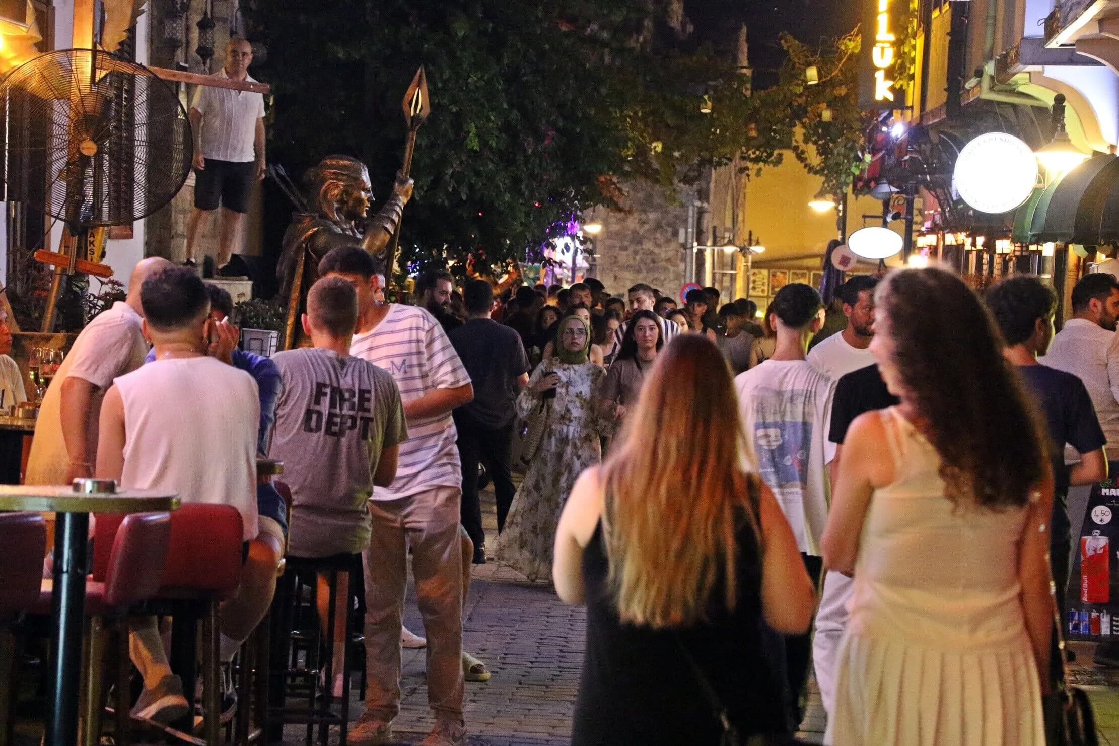 Antalya'da Gece Hayatı ve Eğlence Mekanları